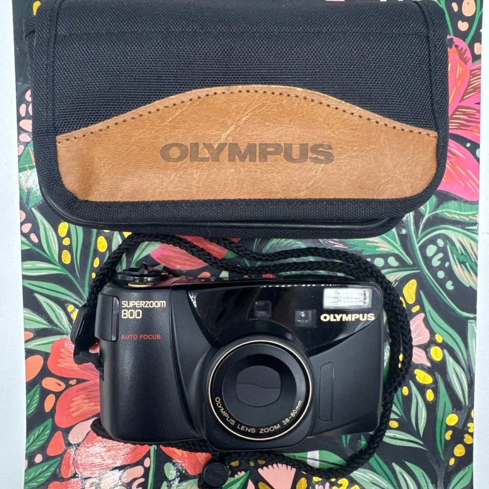 Olympus SuperZoom 800 35mm Film Camera Point and Shoot with Box and Case